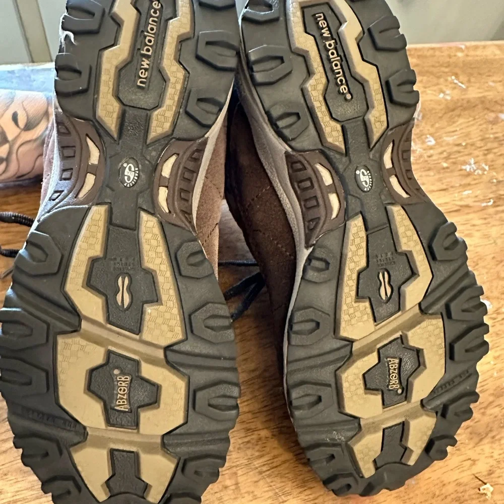 New Balance 605 Abzorb Brown Suede Trail Shoes - Picture 6 of 6